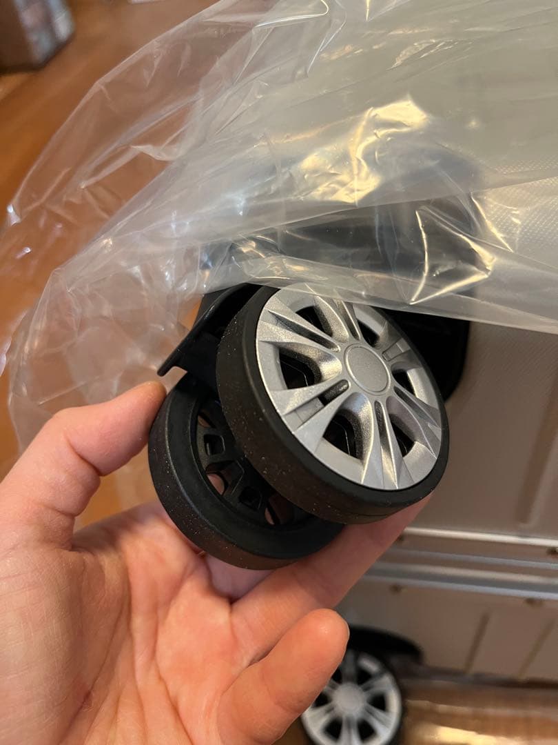 シルバー キャリーケース 大型　7泊〜10日用