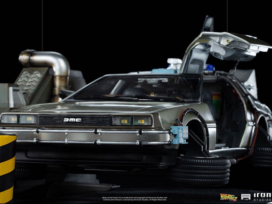 バックトゥザフューチャー２アートスケール１／１０スケール　デロリアンタイムマシン