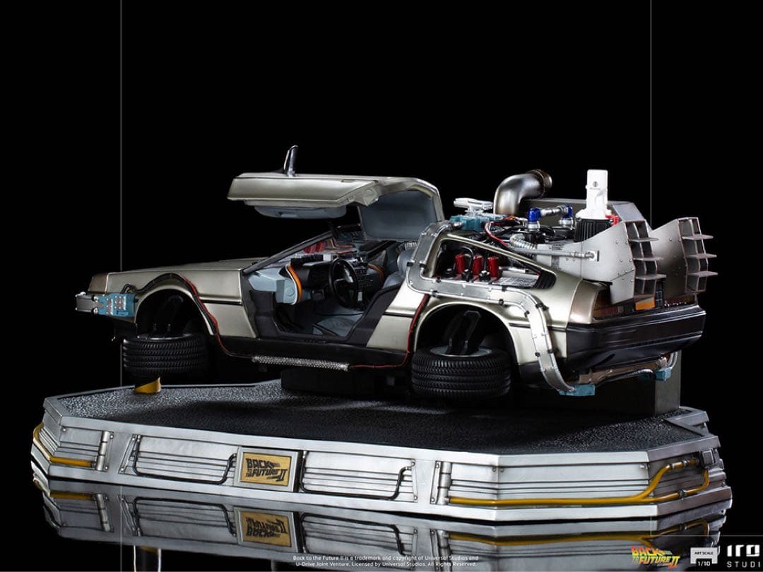 バックトゥザフューチャー２アートスケール１／１０スケール　デロリアンタイムマシン