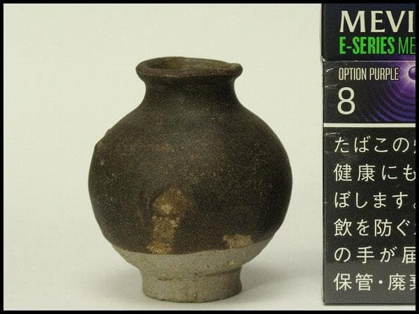 李朝 黒高麗 小壷 高6.2cm(LC521)