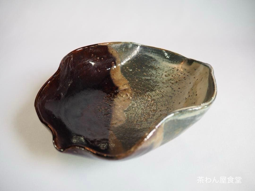 加藤十右衛門造『朝鮮唐津鉢』（共箱）