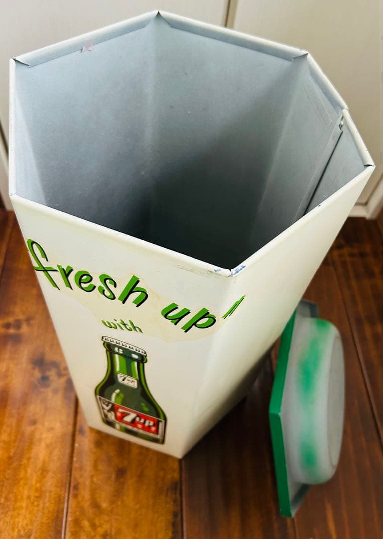 7up l Floor Standing Ashtrayセブンアップ灰皿
