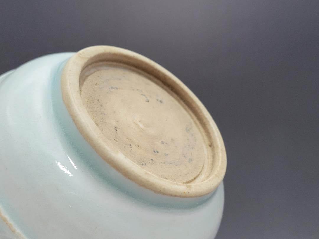 青白釉 陽透刻紋 蓋香炉 宋元時代 高さ約9.9cm