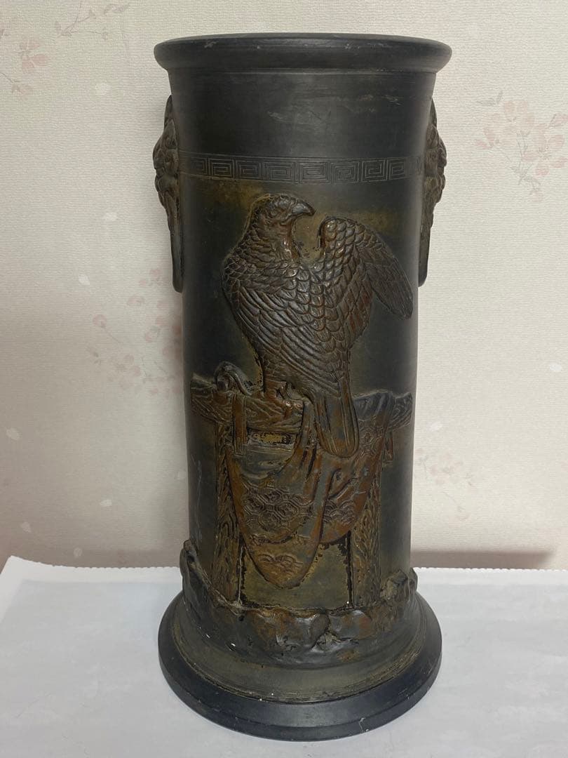 ⭐️明治時代 貼花 鬼面 鷹 翔雀文様 筒形壺 瓶 一点物 置物飾り 骨董品