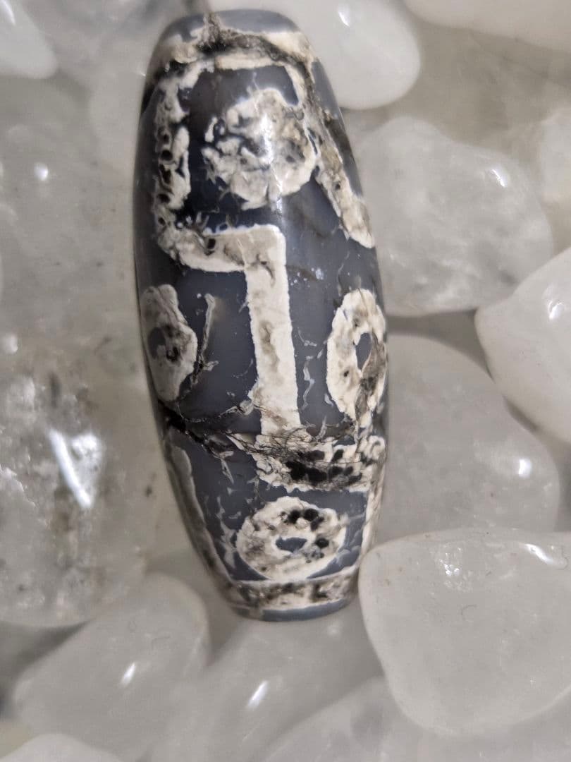 943　天珠　九眼天珠　貴重　珍品　dzibeads　！