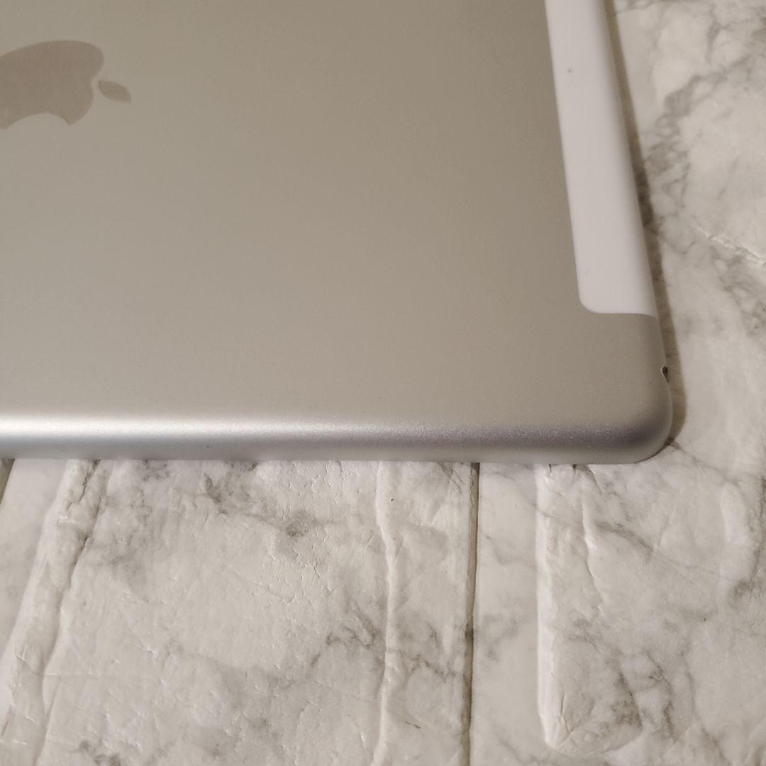 221 iPad 7世代 128GB SIMフリー シルバー
