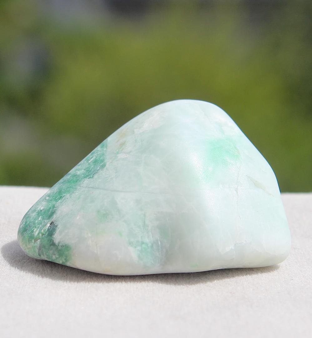 ［コレクション放出品］糸魚川翡翠 原石 26.0g