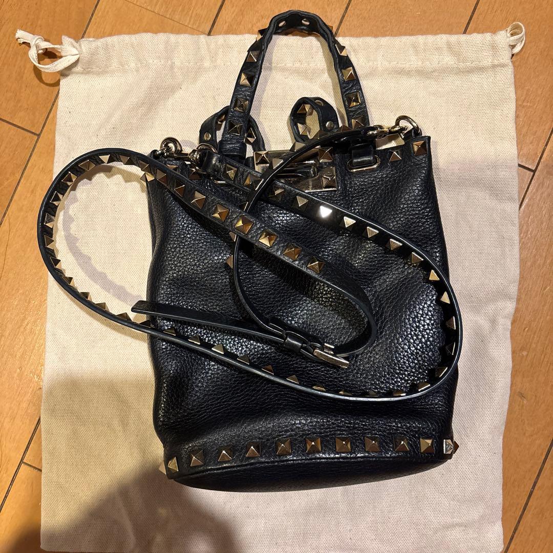 ヴァレンティノ　ロックスタッズショルダーバッグ