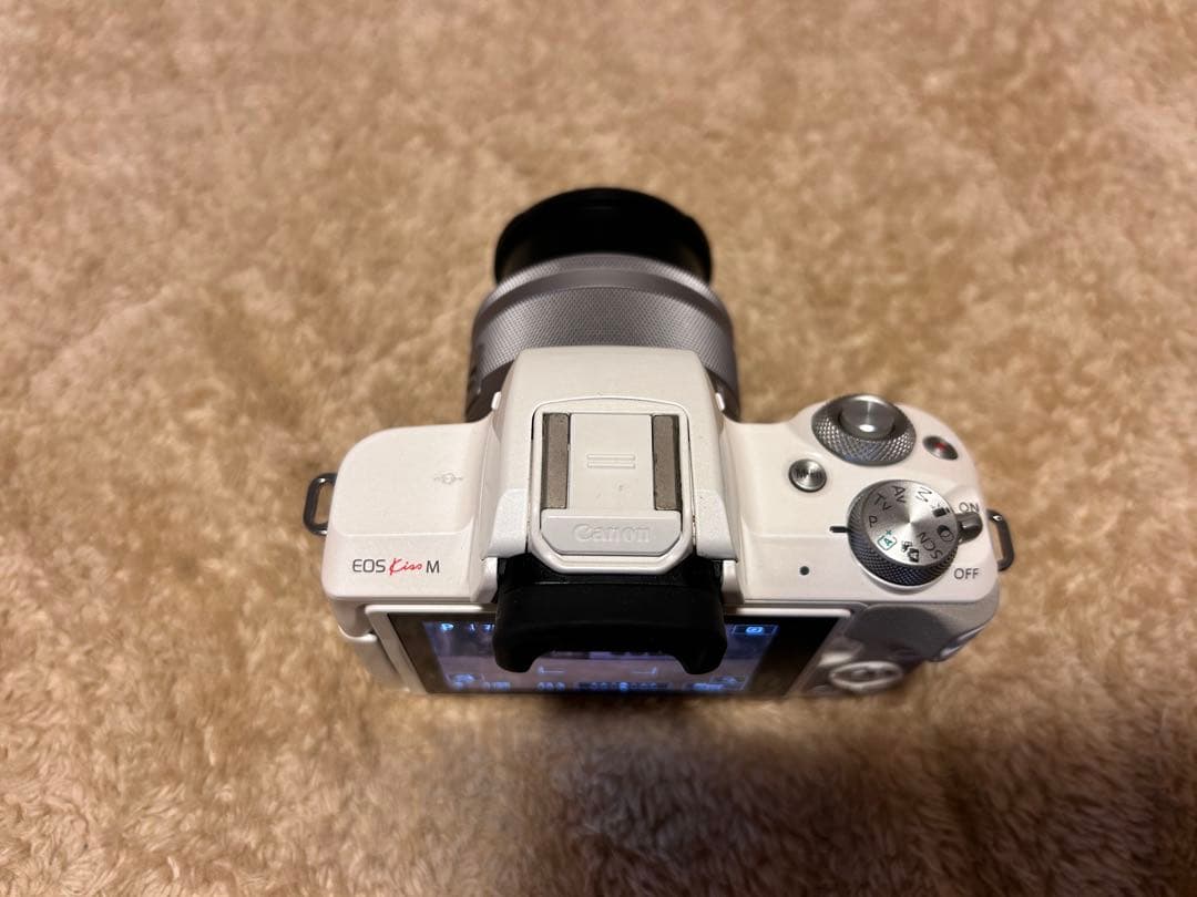 オ*ー様 ★Canon EOS Kiss M ミラーレスカメラ★