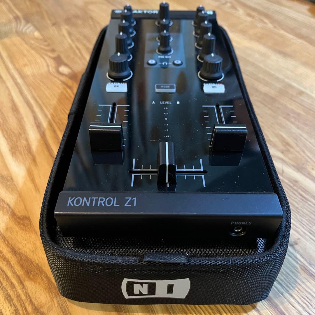 美品　TRAKTOR KONTROL Z1 専用ケース付