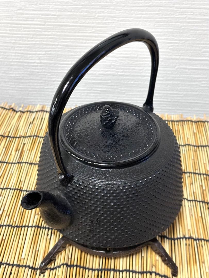 未使用品、供箱、栞、注意書付　南部盛榮堂ＯＩＧＥＮ造　九重アラレ　南部鉄瓶