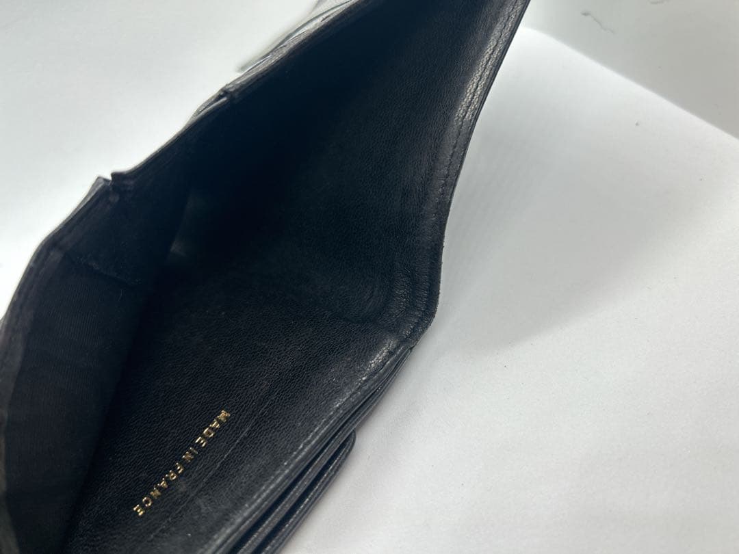 CHANEL　シャネル　二つ折り財布　ココマーク　ラムスキン/604