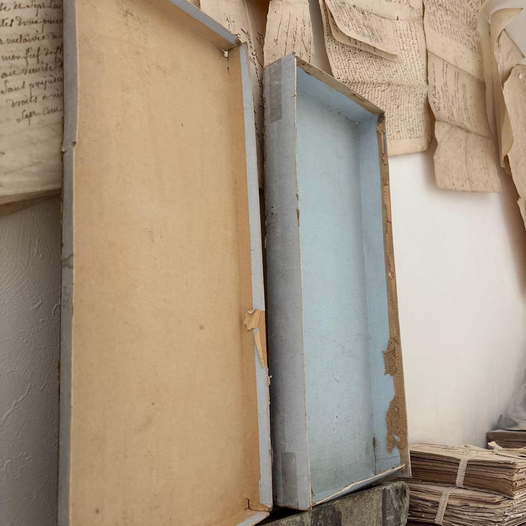 アンティーク雑貨 Old shabby paper box.
