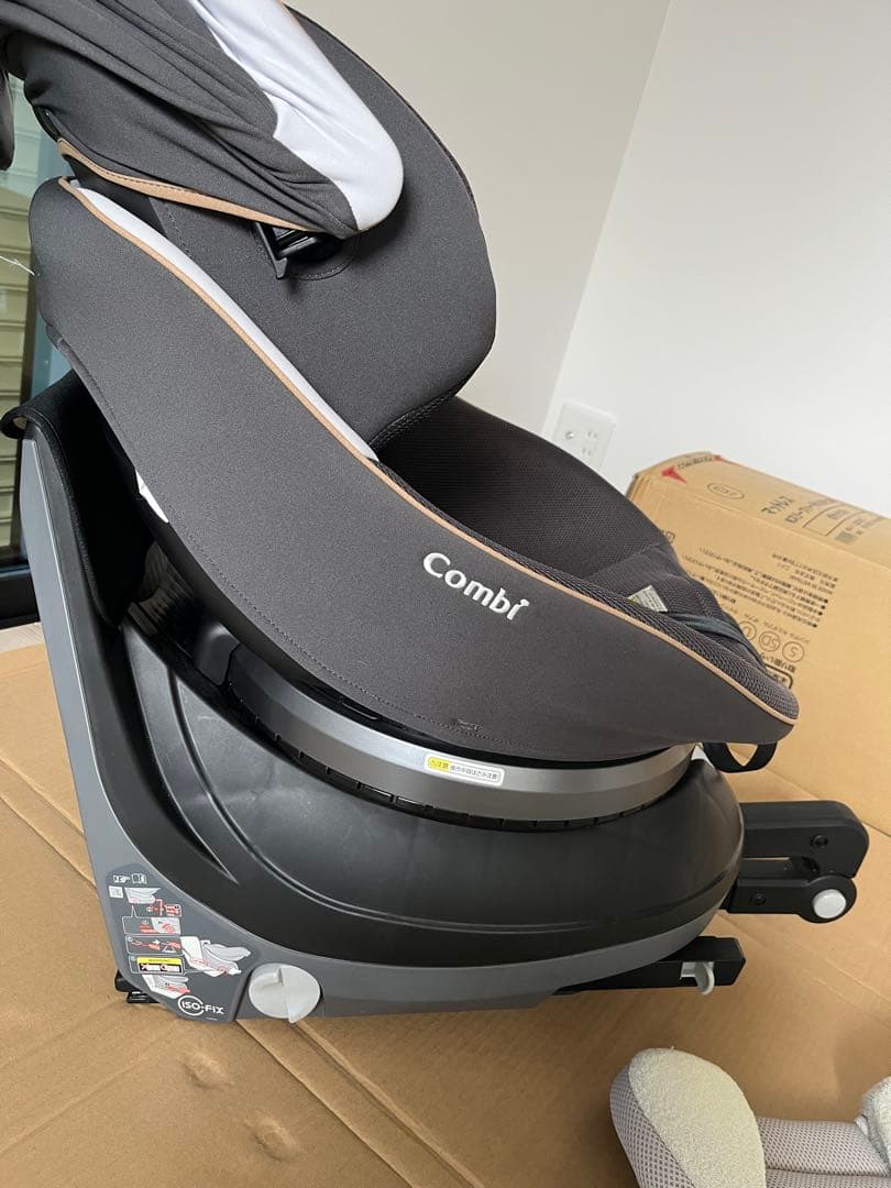 コンビ　チャイルドシート　エッグショック　ISOFIX