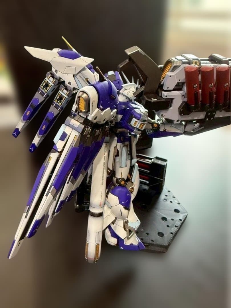 【塗装済】RG Hi-νガンダム＋ハイパー・メガ・バズーカ・ランチャー　完成品