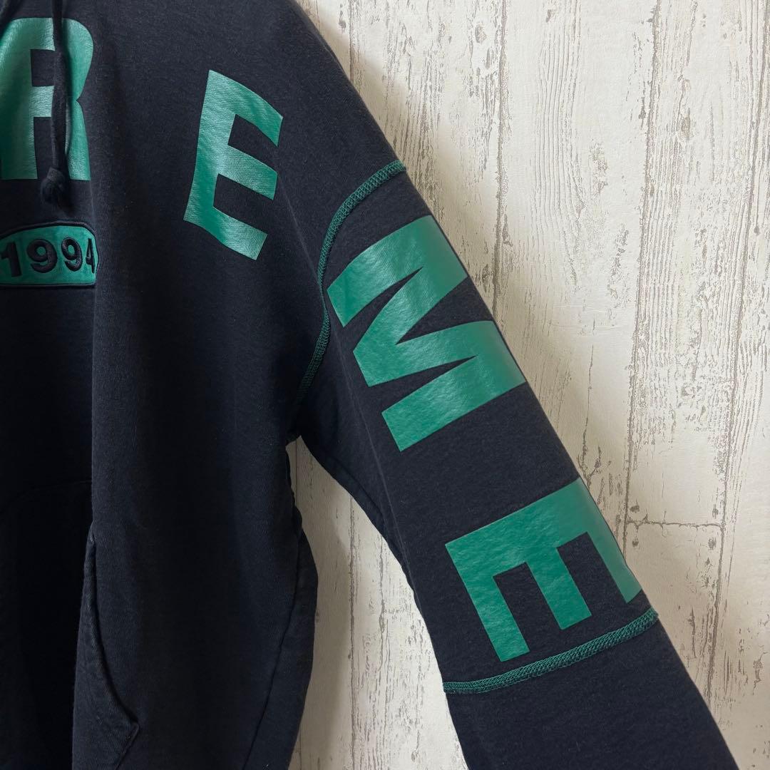 【激レア】SUPREME シュプリーム　パーカー　完売モデル　スウェット　刺繍