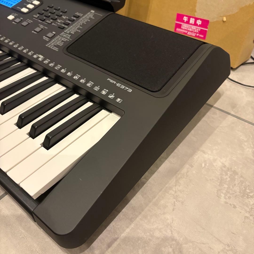 【美品】2023年製YAMAHA PSR-E373 電子キーボード