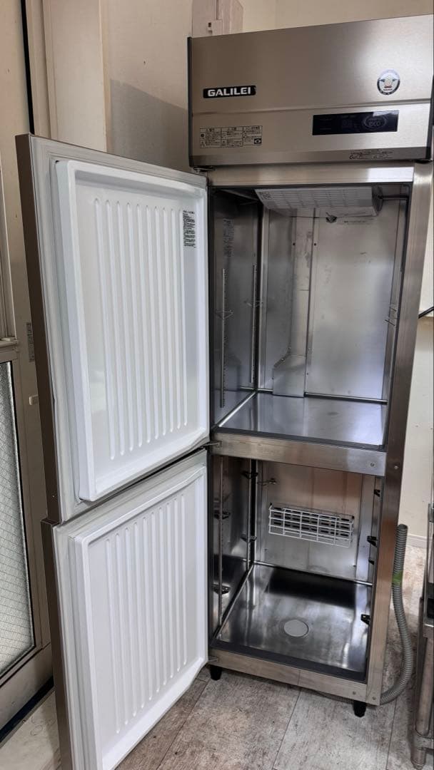 縦型　冷凍冷蔵庫　左開き　業務用