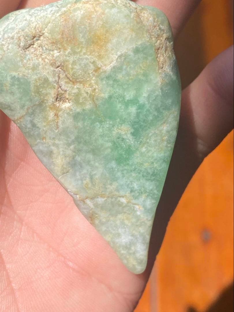 【コレクター放出品】糸魚川翡翠　鮮やかな翠色　70年以上前に採石された翡翠