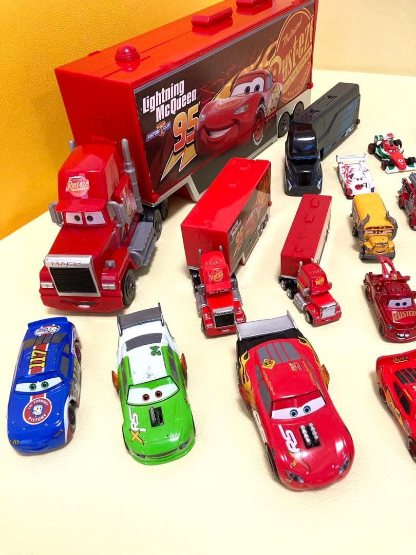 トミカ　カーズ ミニカーセット 35台