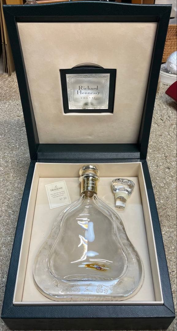 ヘネシー リシャール Richard Hennessy ケース　から瓶