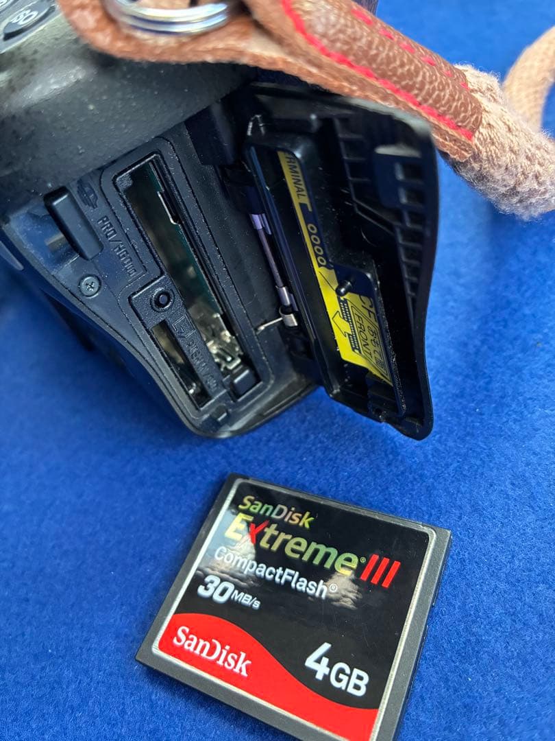 【セット】SONY α700 + 単焦点 ＋ バッテリー2個＋充電器