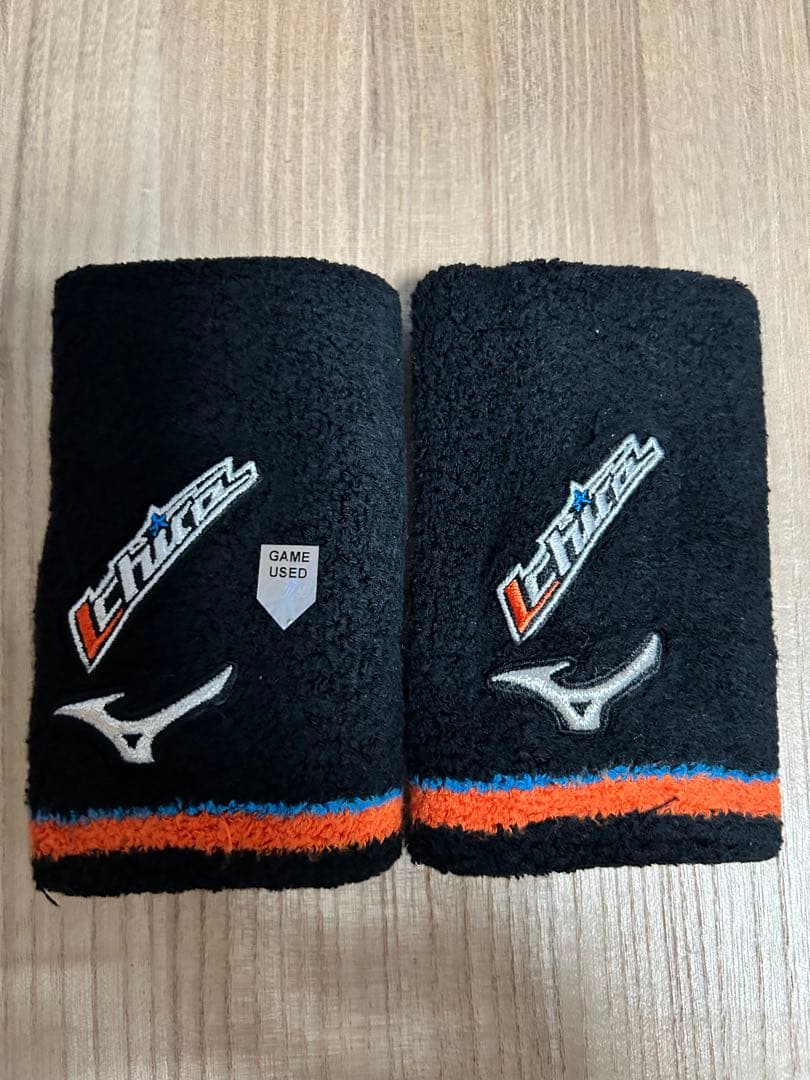 イチロー　2015年マイアミマーリンズ　実使用リストバンド　直筆サイン・証明書有