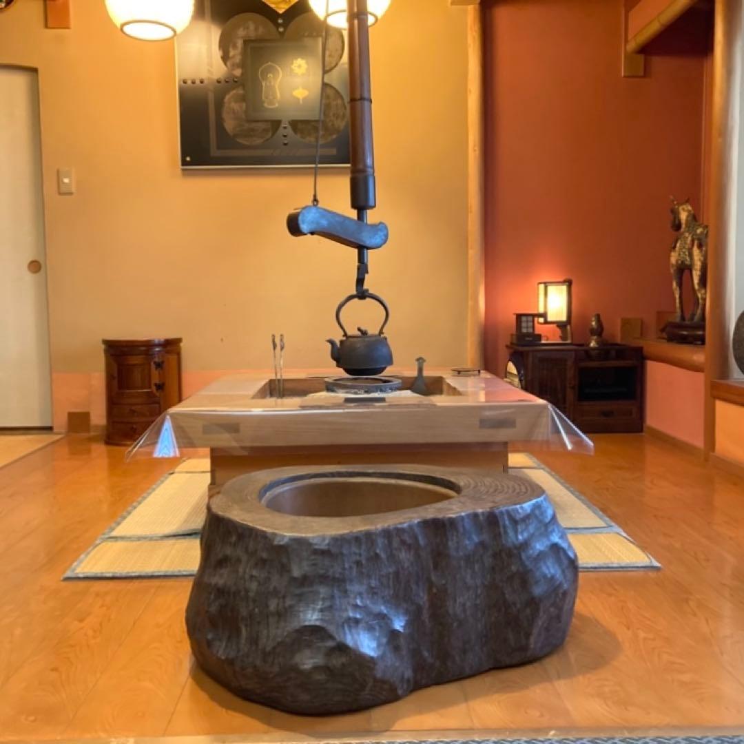 古い味のある火鉢 囲炉裏 座卓 木製 銅製 切り株 くり抜き 縁付 大型 レトロ