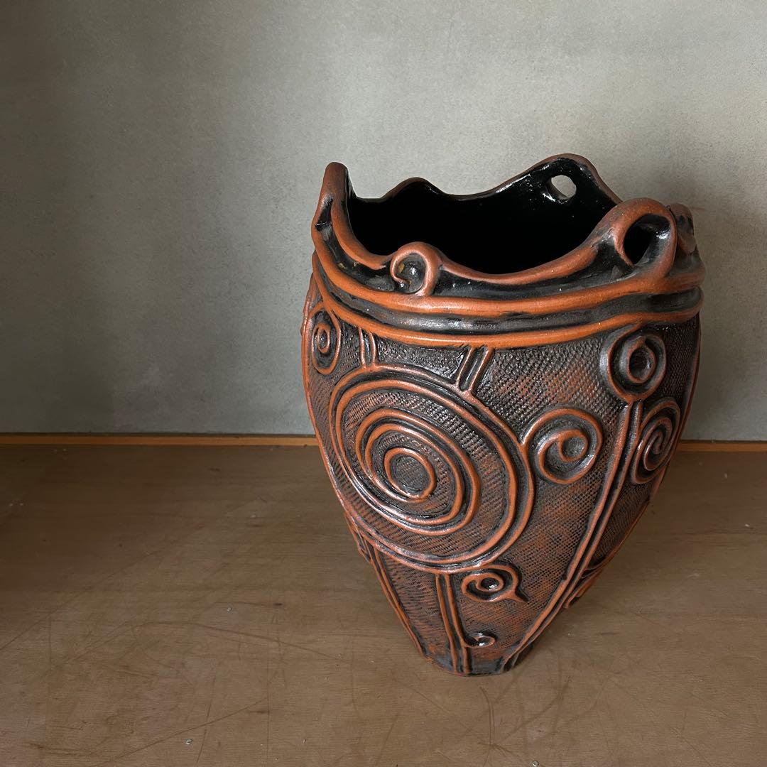 【陶器】縄文土器のような模様の傘立て