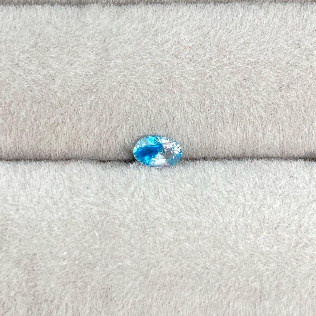 天然石　バイカラーユークレース