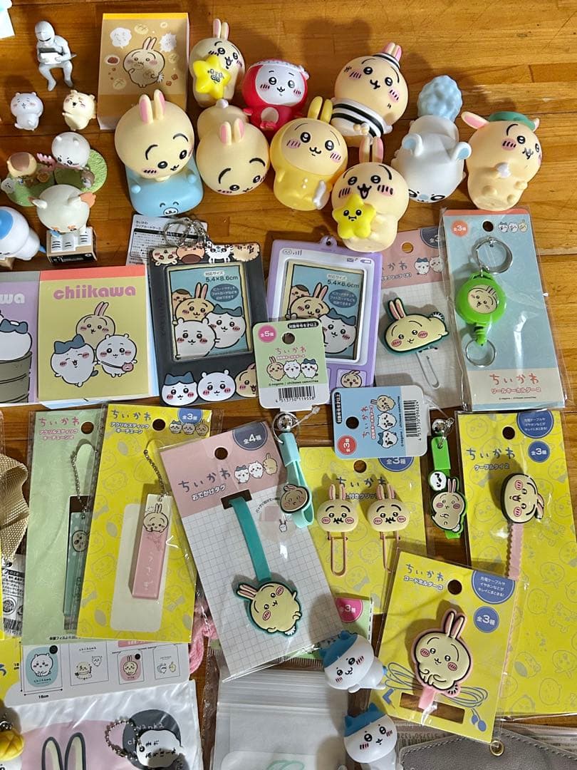 ちいかわ　うさぎ　アクスタ　フィギュア　アクキー　シール　まとめ売り　グッズ