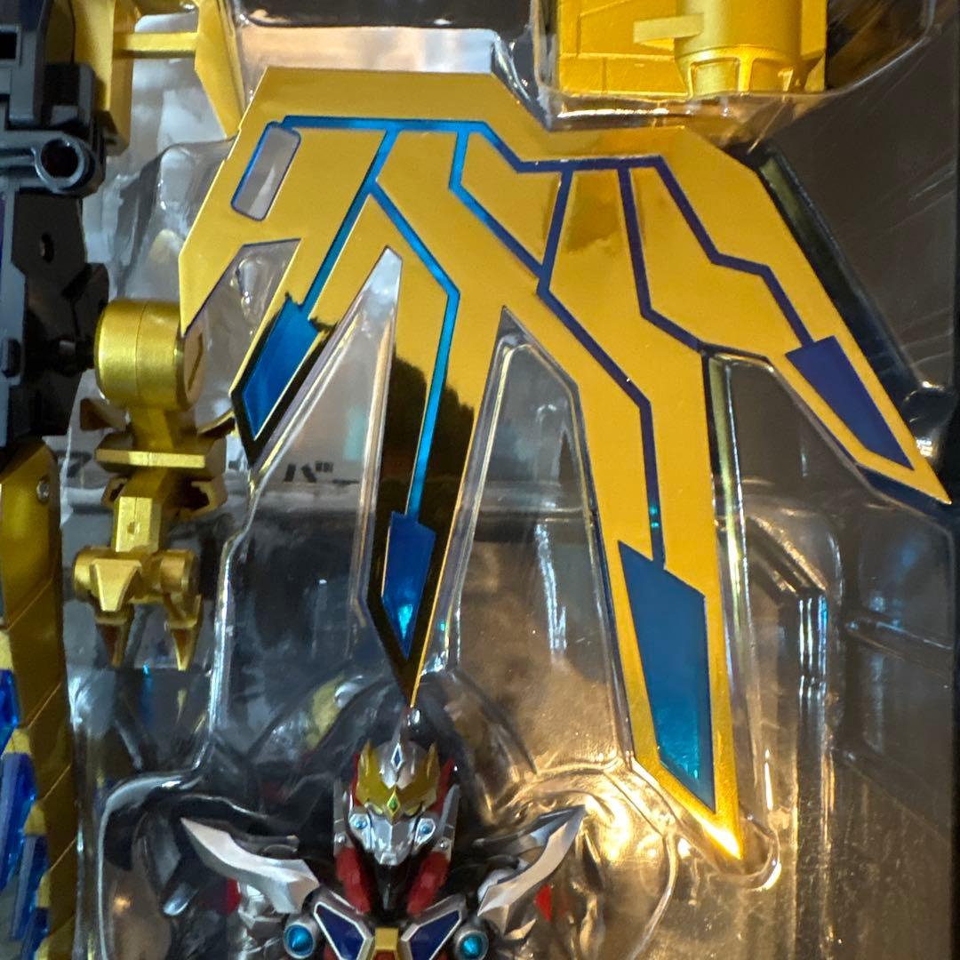 THE合体グリッドマンユニバースファイター&ビッグゴルドババーン