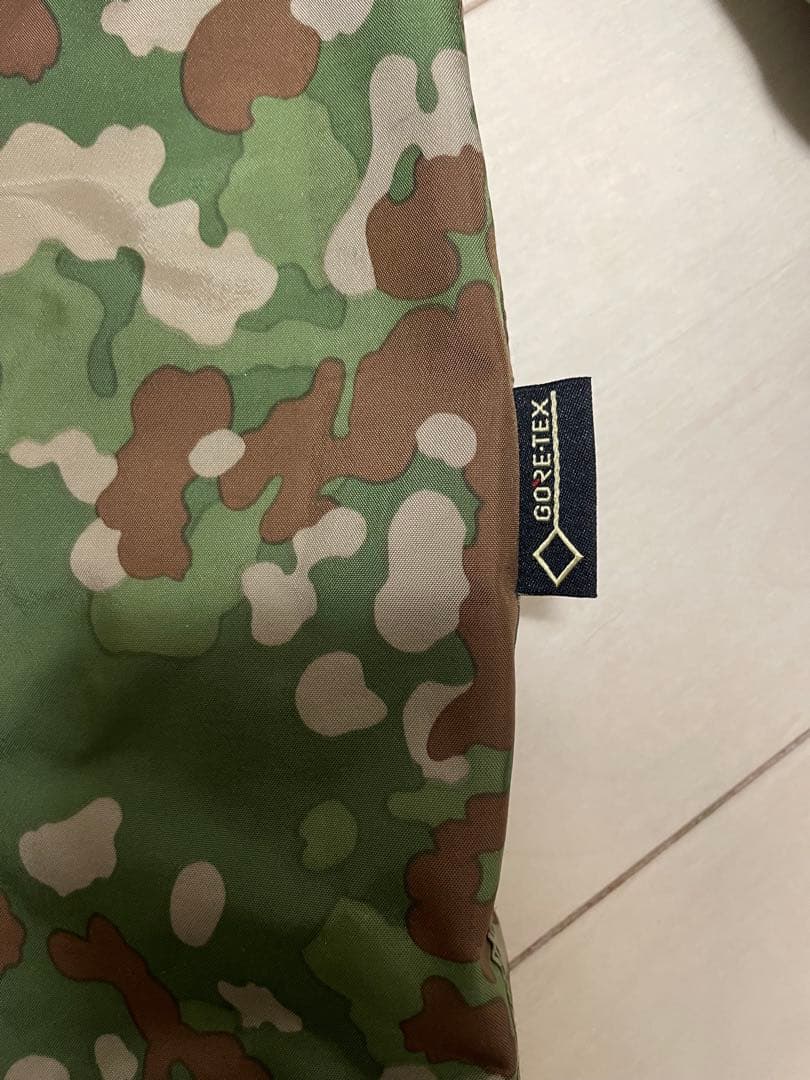AK DEVA GORE-TEX 迷彩フード付きジャケット