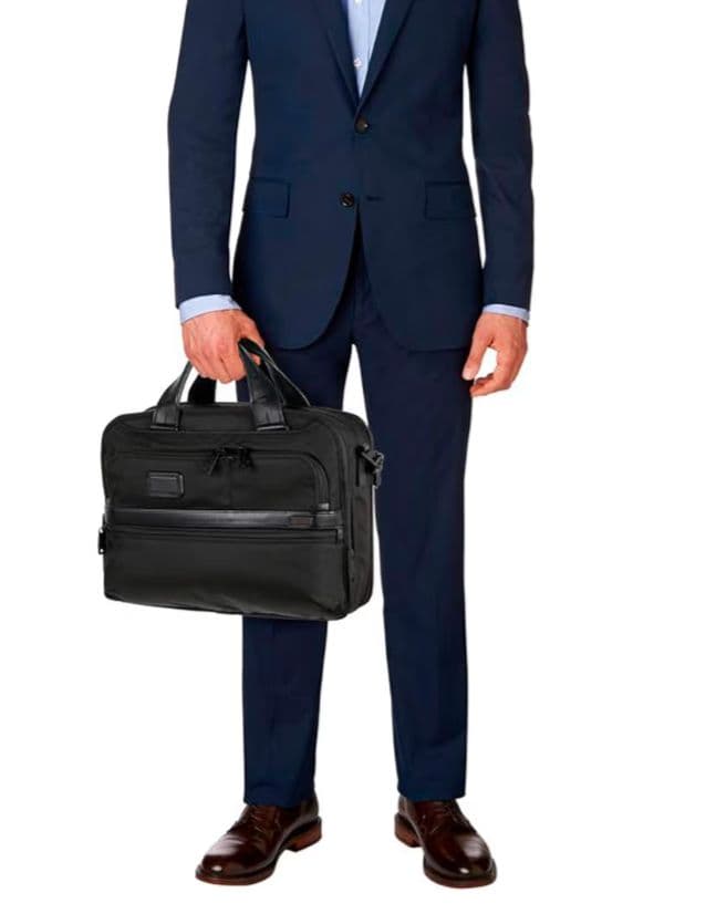 TUMI エクスパンダブル ビジネスバッグ ブラック