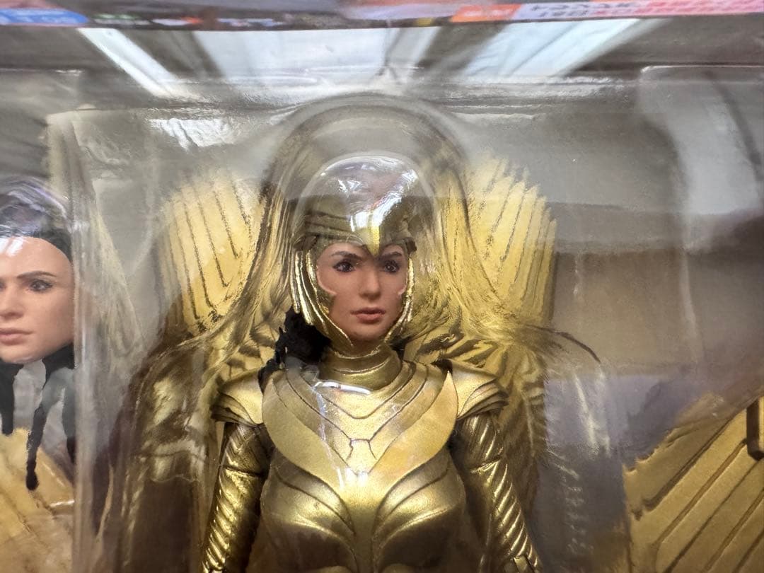 MAFEX WW84 ワンダーウーマン (Golden Armor Ver.)