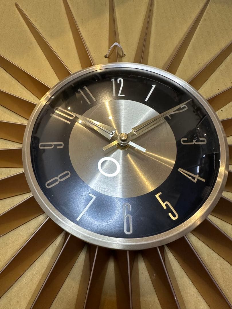 Emits Time サンバーストデザイン 壁掛け時計