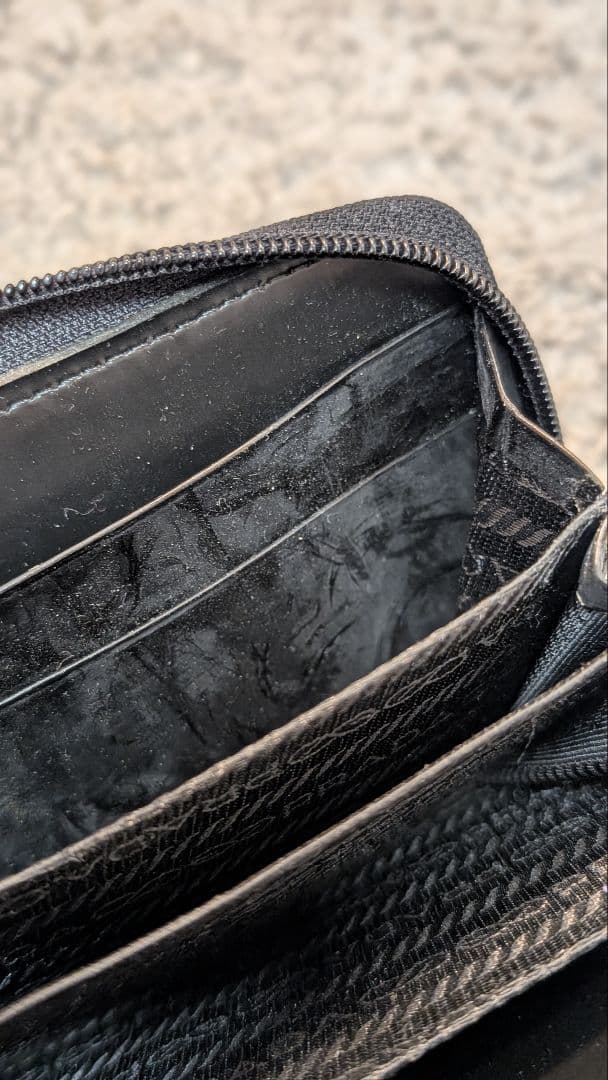 【ゆーゆーゆ  】PRADA Wファスナー 財布 ブラック