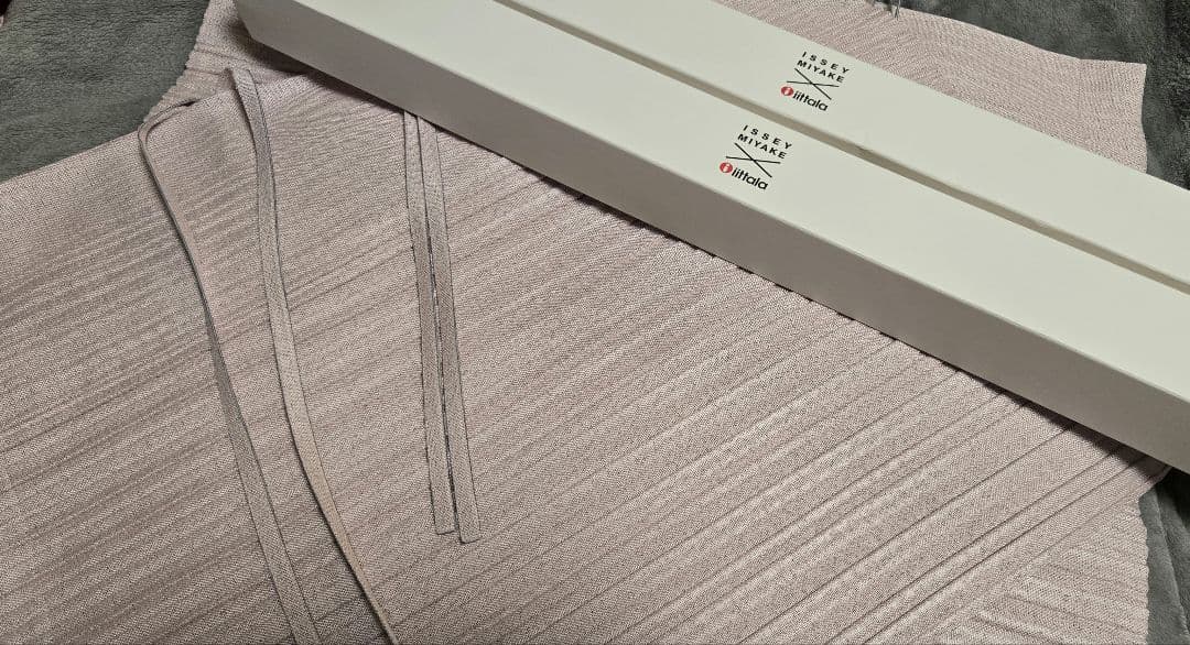 ×ISSEY MIYAKE　クッションカバー　ピンク　2枚