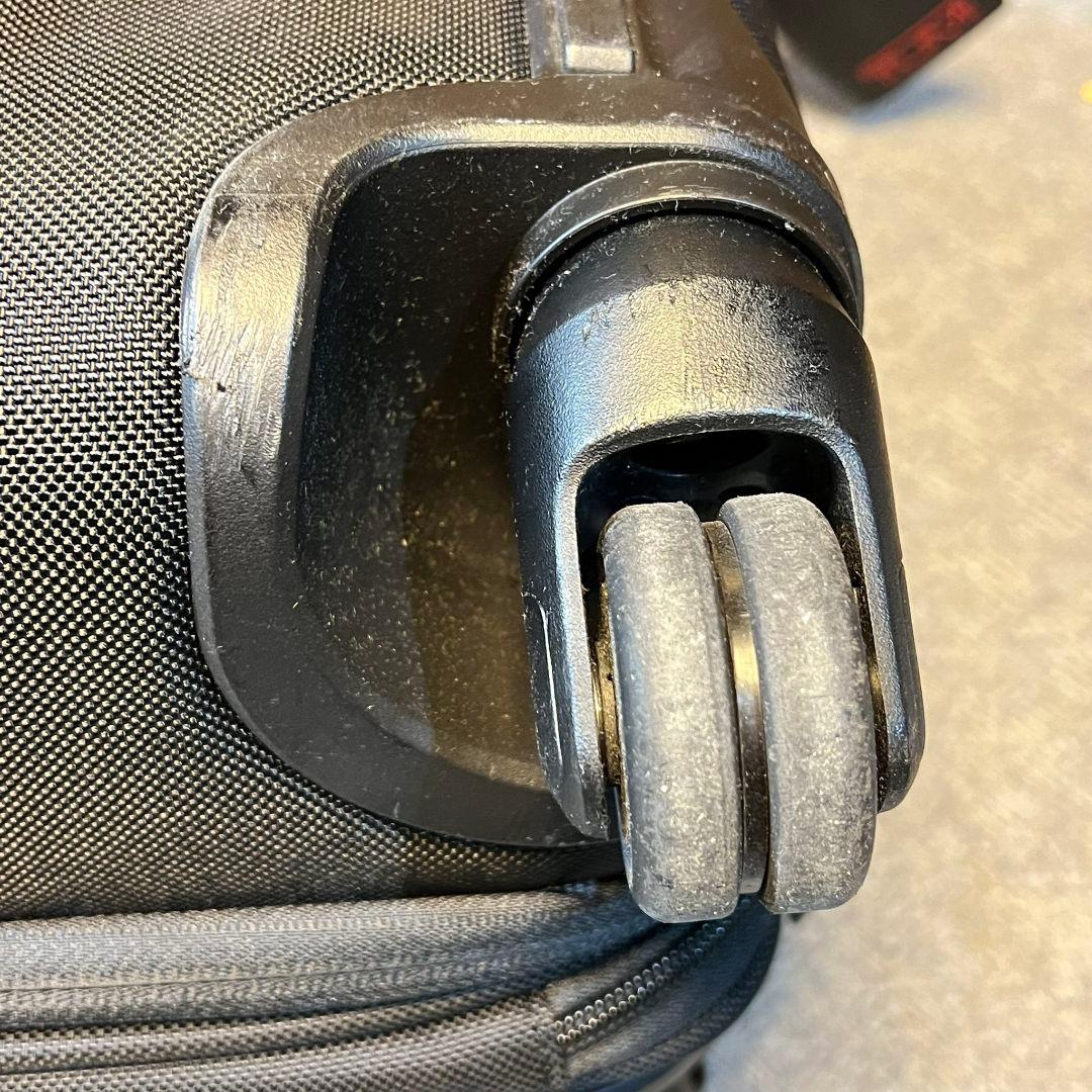 F868\"　ワケアリ品　TUMI デラックス・4ウィール・ラップトップ・ケース