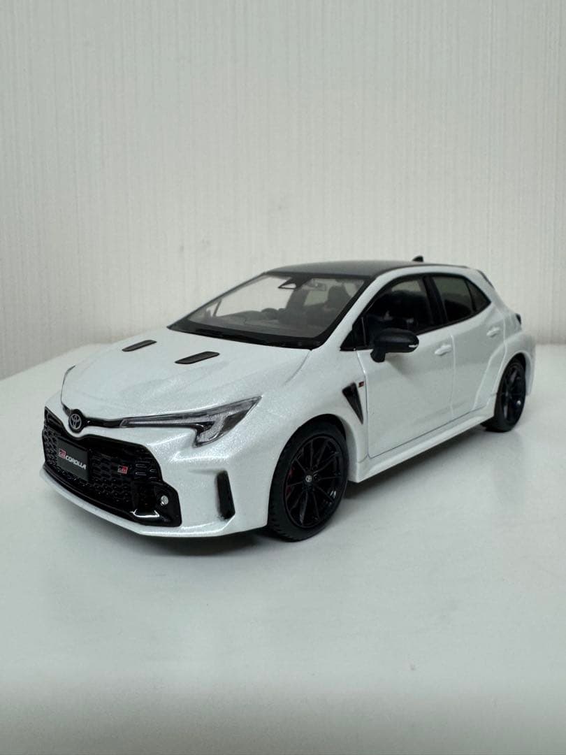GR COROLLA GRカローラ　カラーサンプル　プラチナホワイトパールマイカ