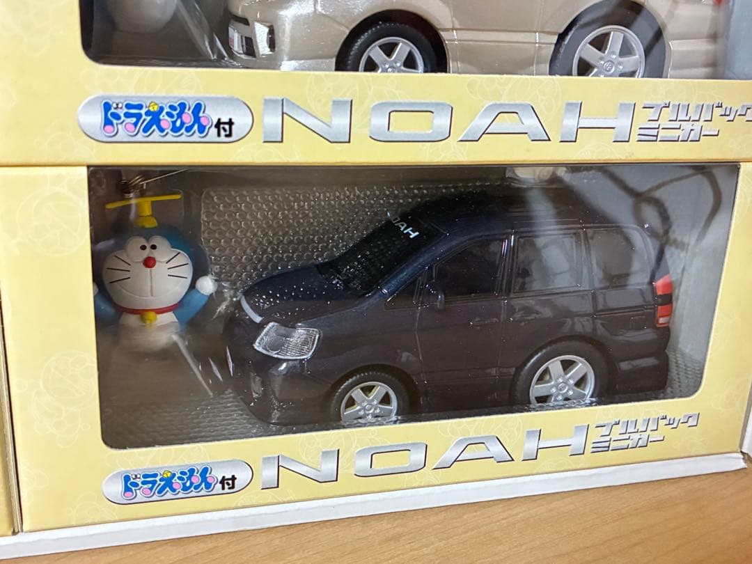 トヨタ　ドラえもん　ノア NOAH プルバックミニカー　パッソ　PASSO