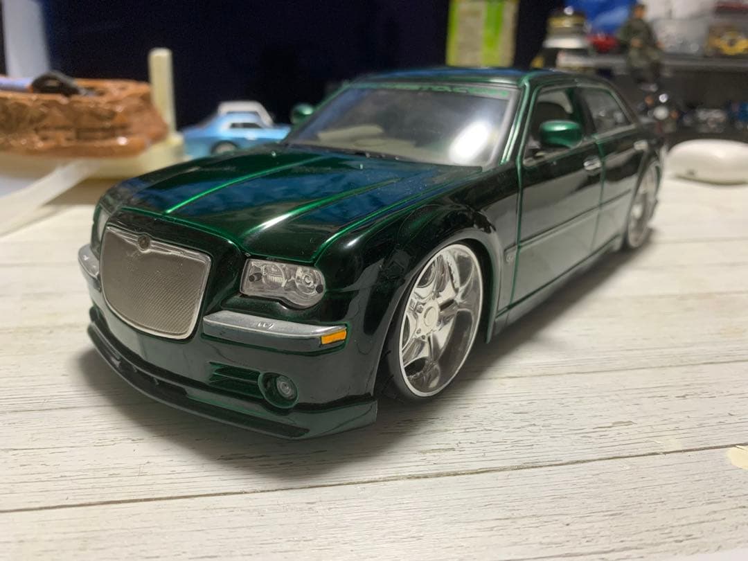 クライスラー300C 1/18