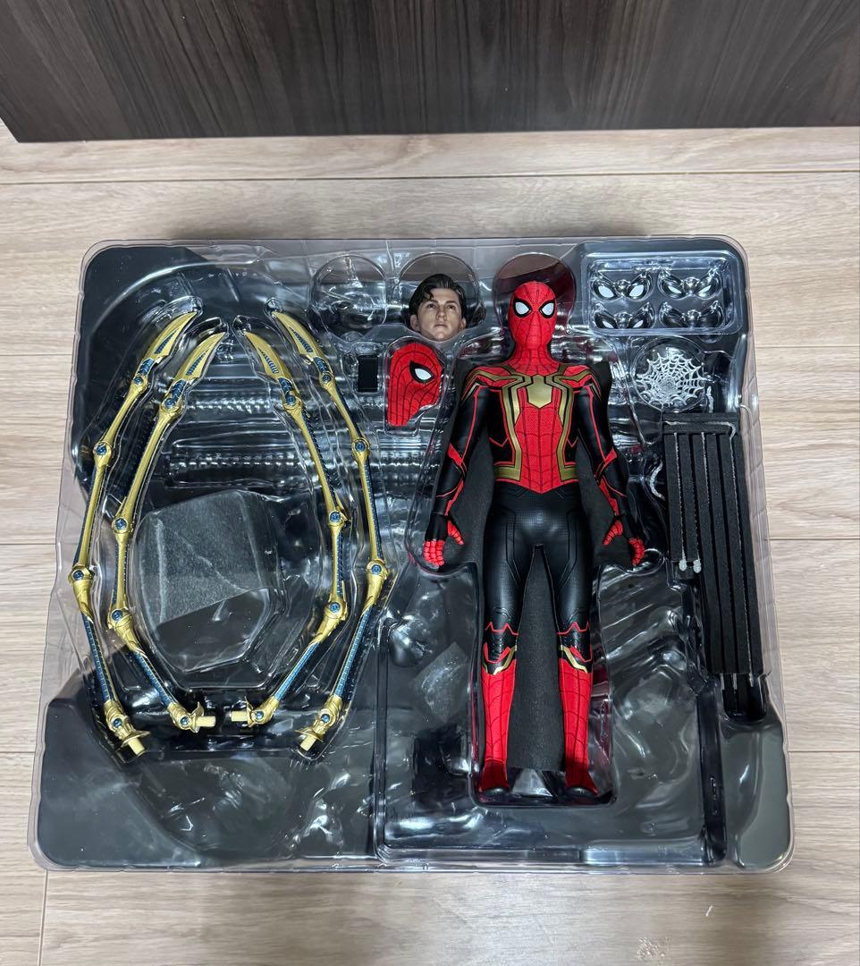 ホットトイズ　スパイダーマン　ノー・ウェイ・ホーム　インテグレーテッドスーツ