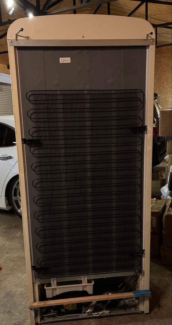 SMEG（スメッグ）社製冷凍冷蔵庫　クリーム 100V FAB50P 右開き