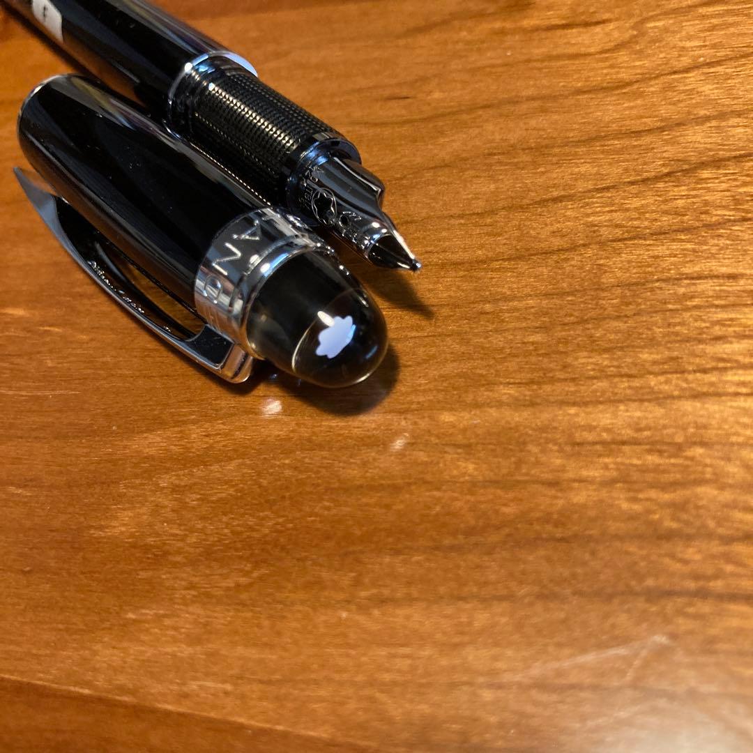 MONTBLANC 万年筆スターウォーカー黒・銀色ペン先F細字「自分へのご褒美」