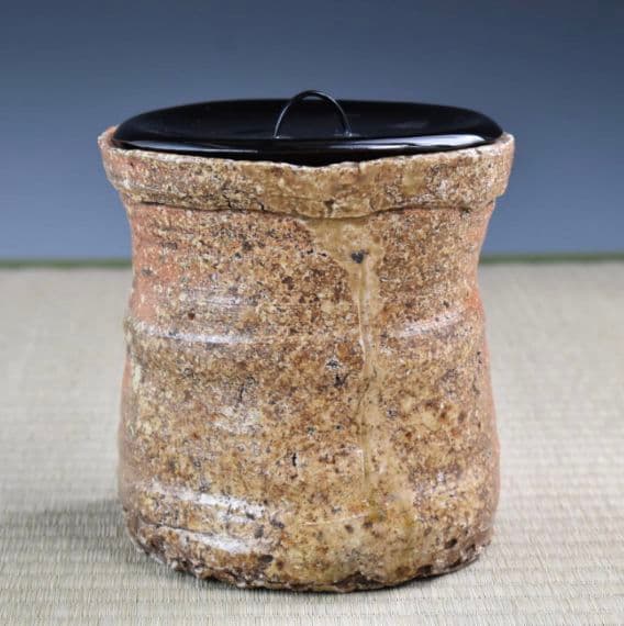 【伝世品　古伊賀（1608年〜）】水指　銘：寶袋　玄々斎書付　破袋