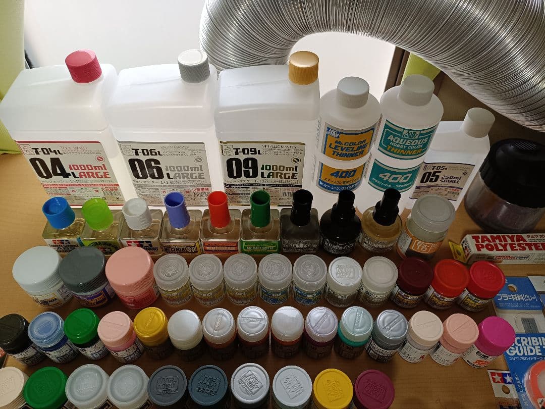 プラモデル用塗料、製作工具、他