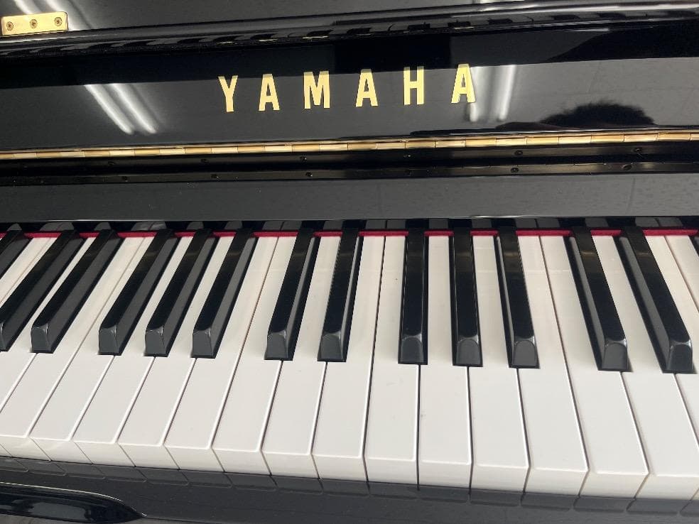 ★77300【アップライトピアノ】YAMAHA　YU3