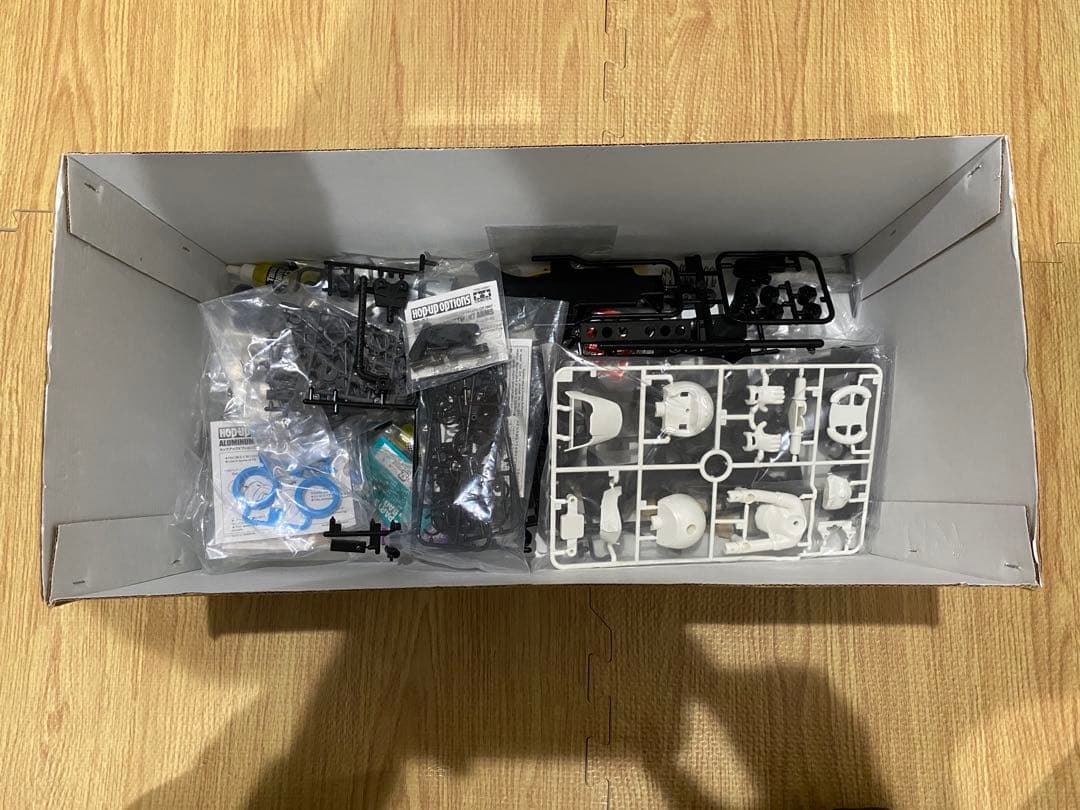 タミヤ　GF-01　コミカルアバンテ　オプション多数　ラジコン