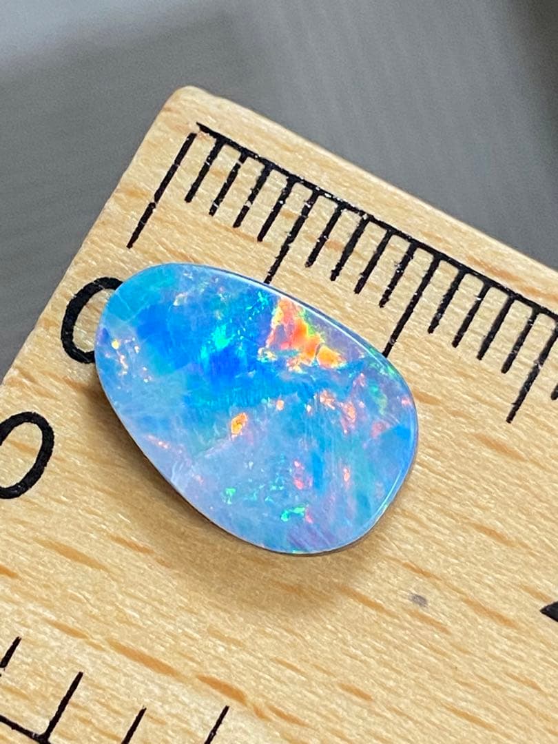 オパール　ダブレット